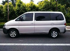 大理旅游包车-国产商务车